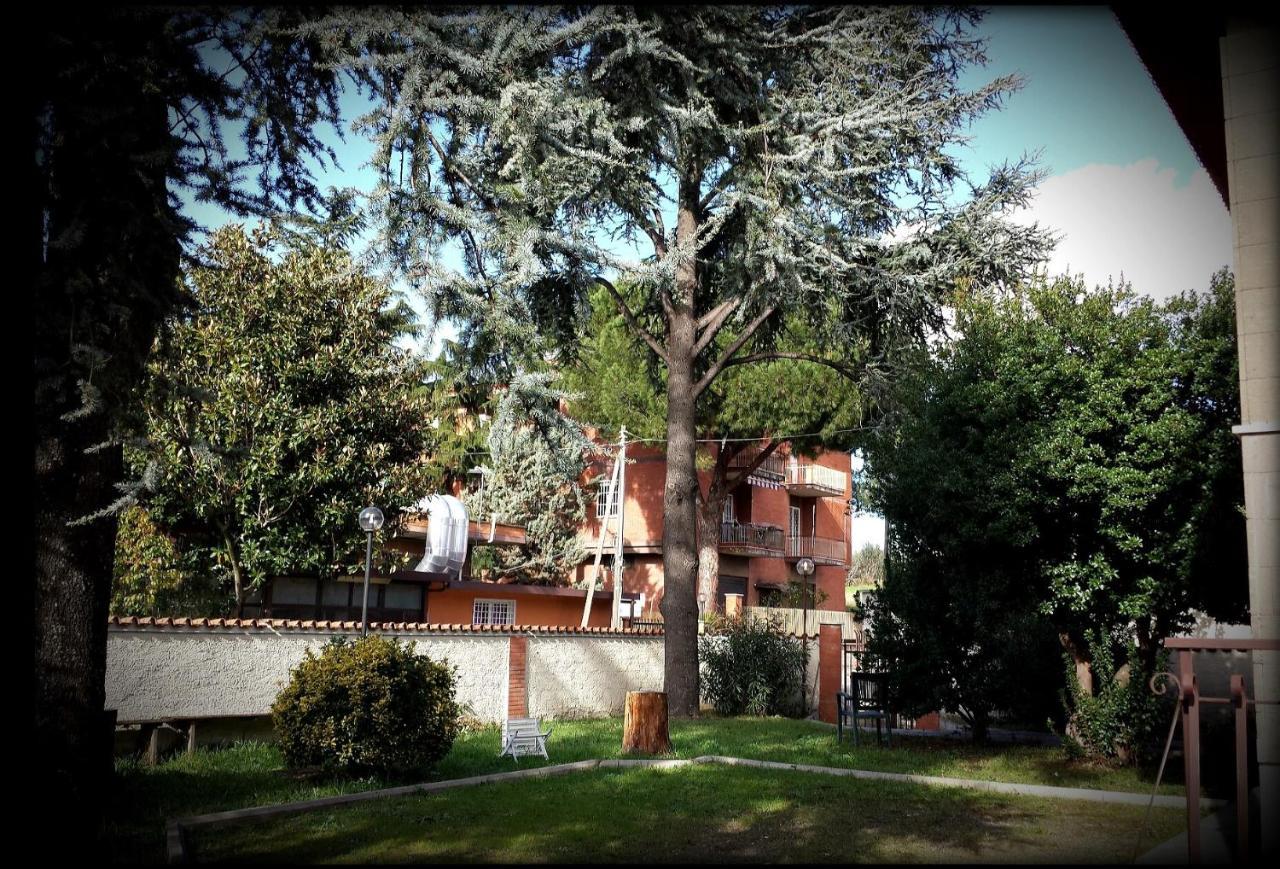 La Casa Degli Oleandri Hotel Róma Kültér fotó